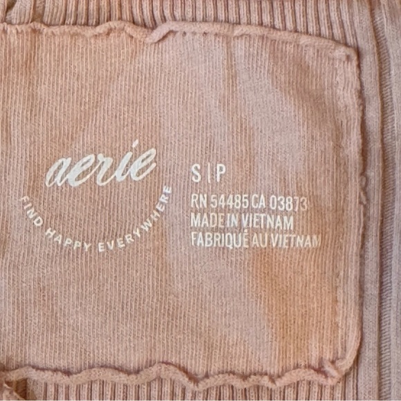 Aerie Ribbed Long Sleeve Top

#1265 - Picture 3 of 6